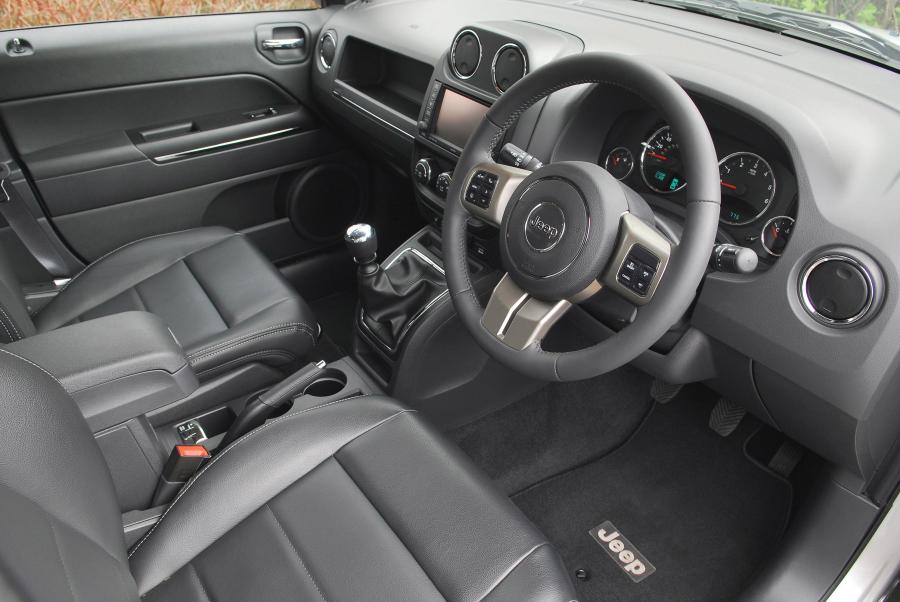  Jeep Compass 2011 года  (UK) (фото 2 из 27)